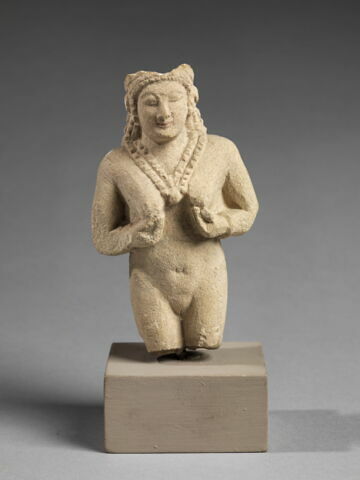statue