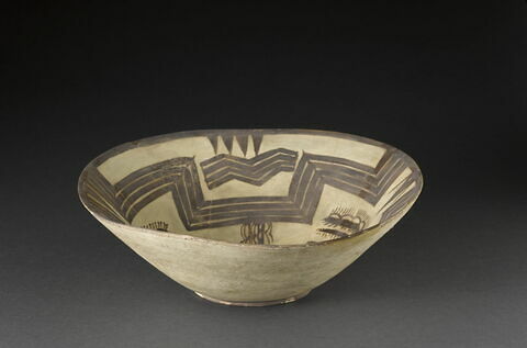vase, image 3/3