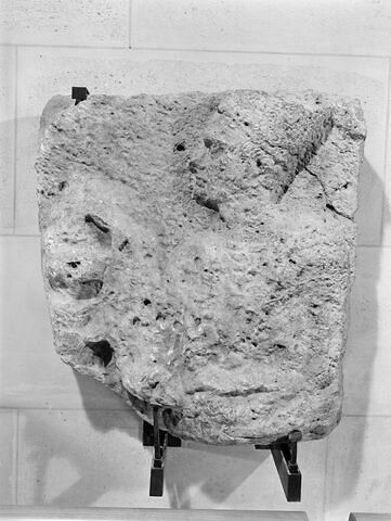stèle, image 2/2