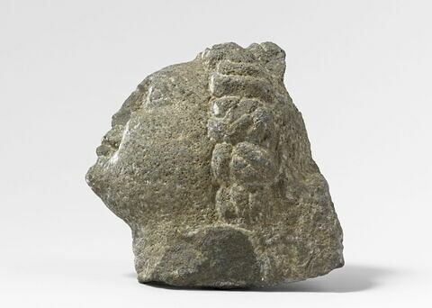 statue, image 3/3