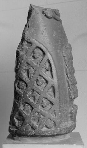 Sommet d'une stèle de l'époque de Sargon, image 5/7