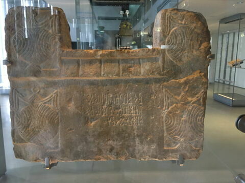 base, image 2/2