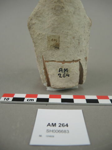 figurine, image 2/2