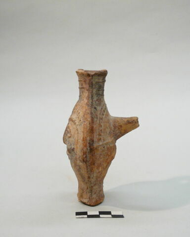 vase, image 3/3