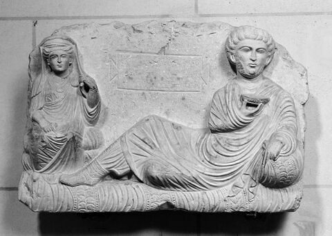 relief ; objet funéraire, image 2/2