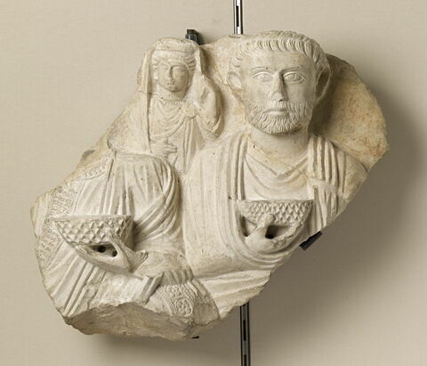 relief ; objet funéraire