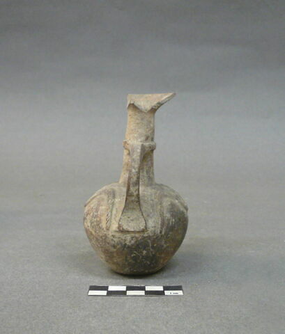 vase, image 2/3