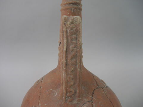 vase, image 2/3