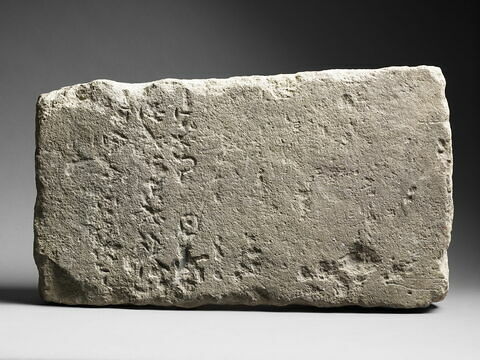 bloc ; stèle ; document écrit, image 4/6