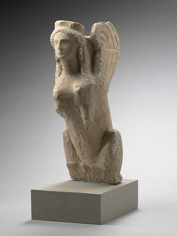 statue