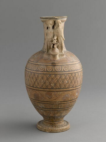 vase ; figurine ; applique