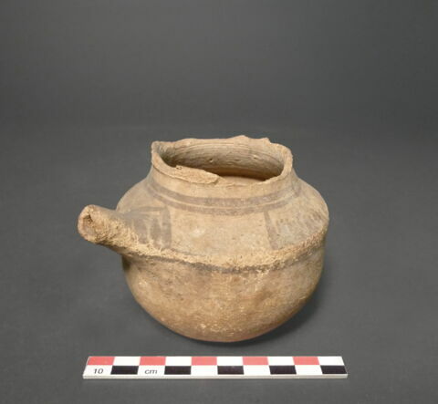 vase, image 2/2