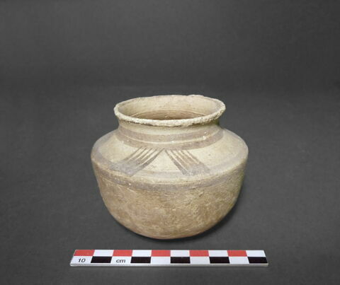 vase, image 2/2