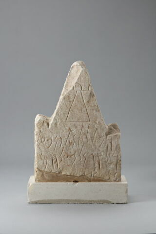 stèle  ; ex-voto