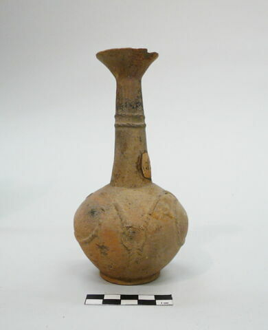 vase, image 2/2
