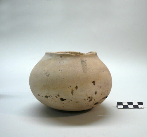 vase, image 2/2