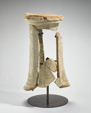 vase  ; support, image 3/10