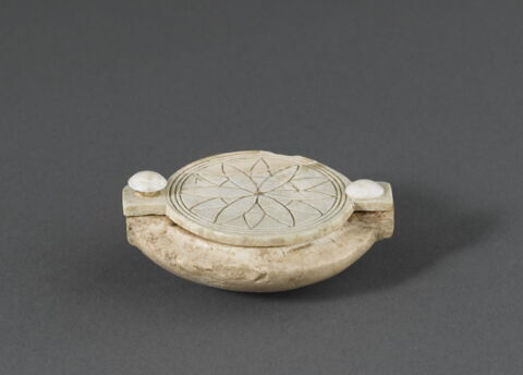 boîte ; boîte à fard, image 2/4