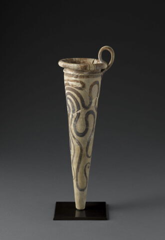 vase, image 9/10