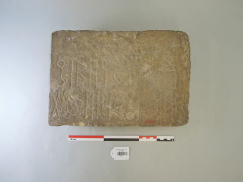 stèle, image 2/2
