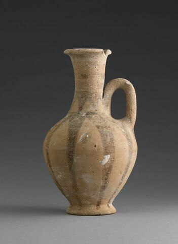 vase, image 3/3