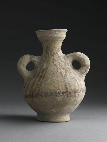 vase, image 2/2