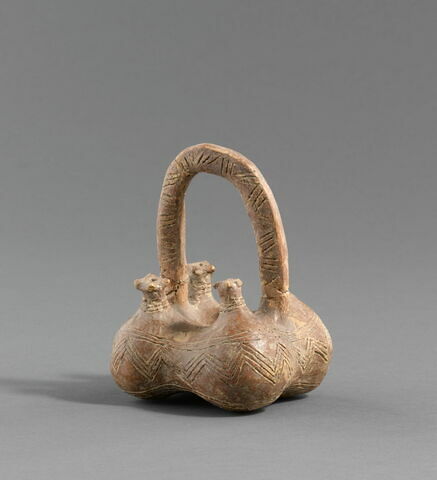 vase, image 2/3