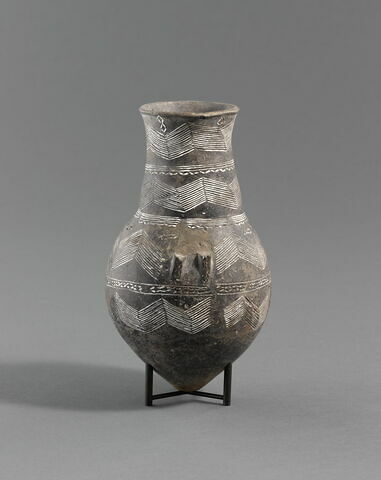 vase, image 2/4