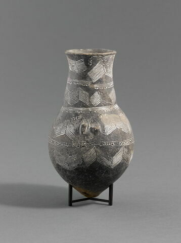 vase, image 3/4