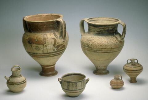 vase, image 3/3