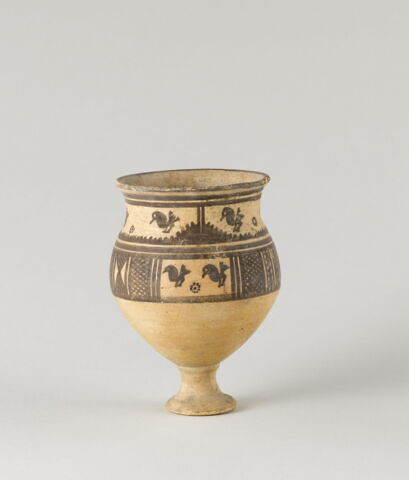 vase, image 3/3