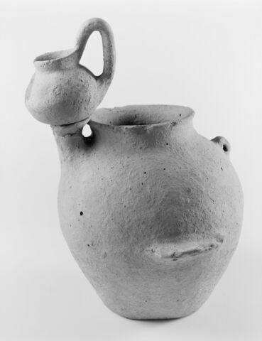 vase, image 2/2
