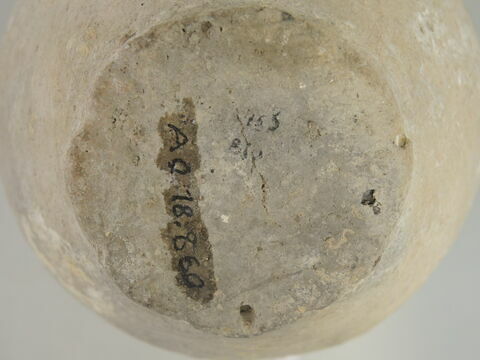 vase, image 3/3
