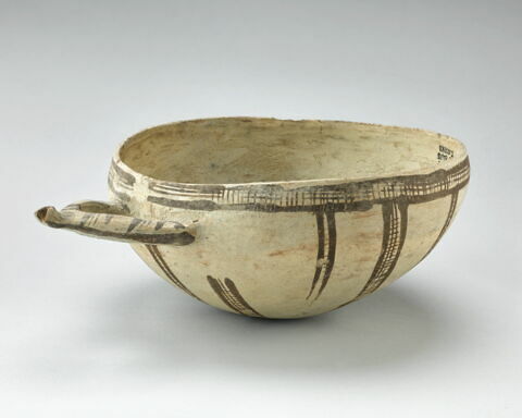 vase, image 2/11
