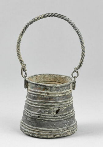 vase, image 2/3