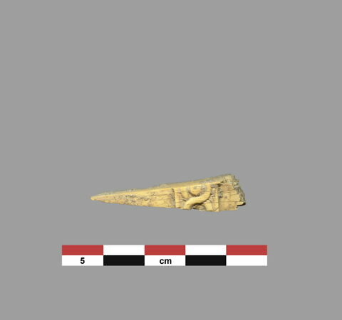 plaquette  ; incrustation de meuble