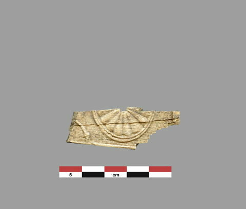 plaquette  ; incrustation de meuble