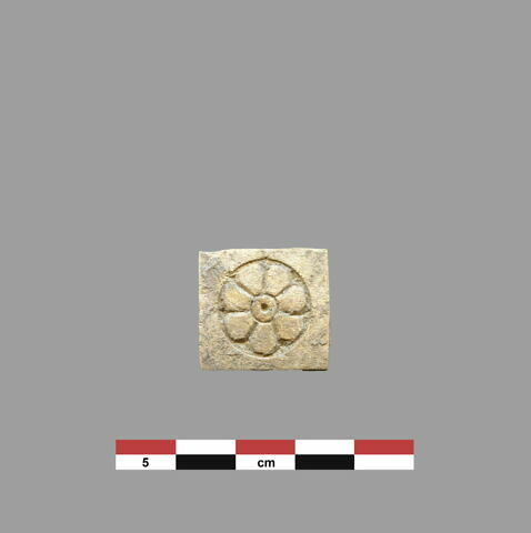 plaquette  ; incrustation de meuble