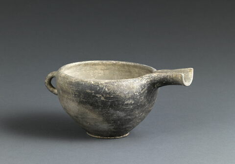 vase, image 2/2