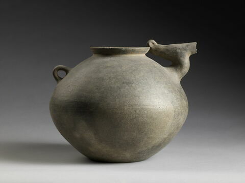 vase, image 2/3