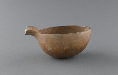 vase, image 3/3