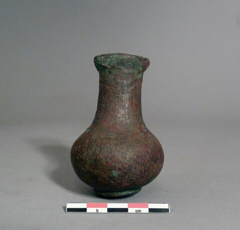 vase, image 2/2