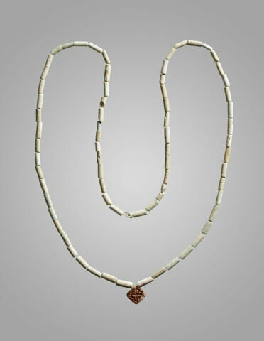 collier ; perle