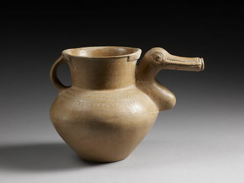 vase, image 2/3