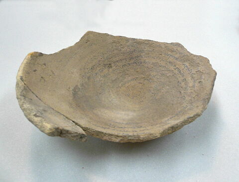 vase ; fragment, image 2/2