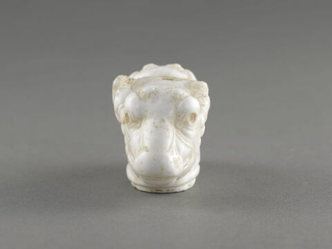 sculpture, image 2/2