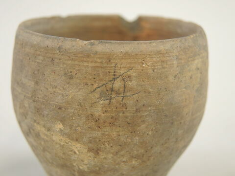 vase, image 2/3
