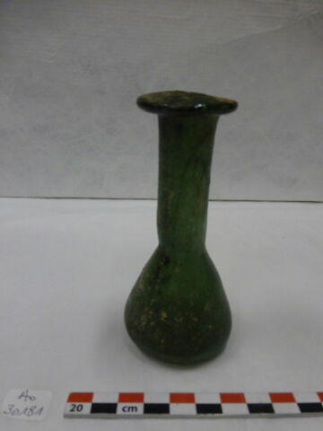 vase, image 2/2