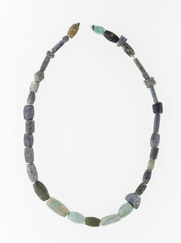 collier, image 2/2