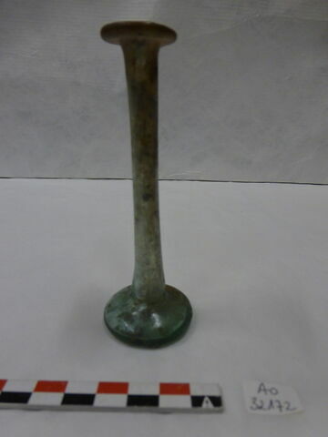 vase, image 2/3